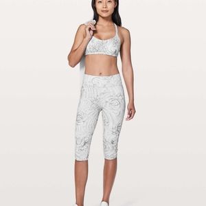 Lululemon Love Knot Crops size 10